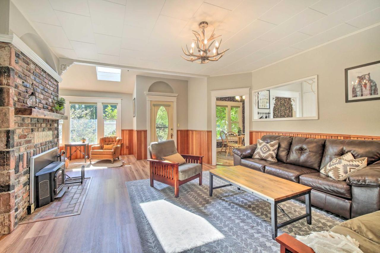 Cozy Black Bear Retreat By Mount Rainier! Ashford Εξωτερικό φωτογραφία